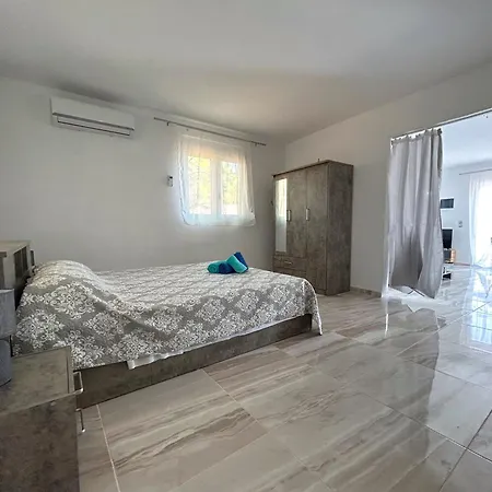 Paradis Archangelos (Rhodes)