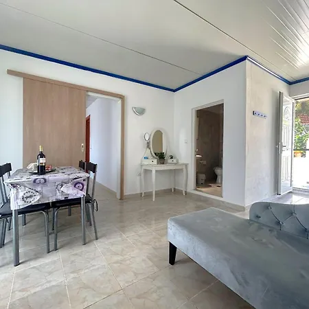 Paradis Archangelos (Rhodes)